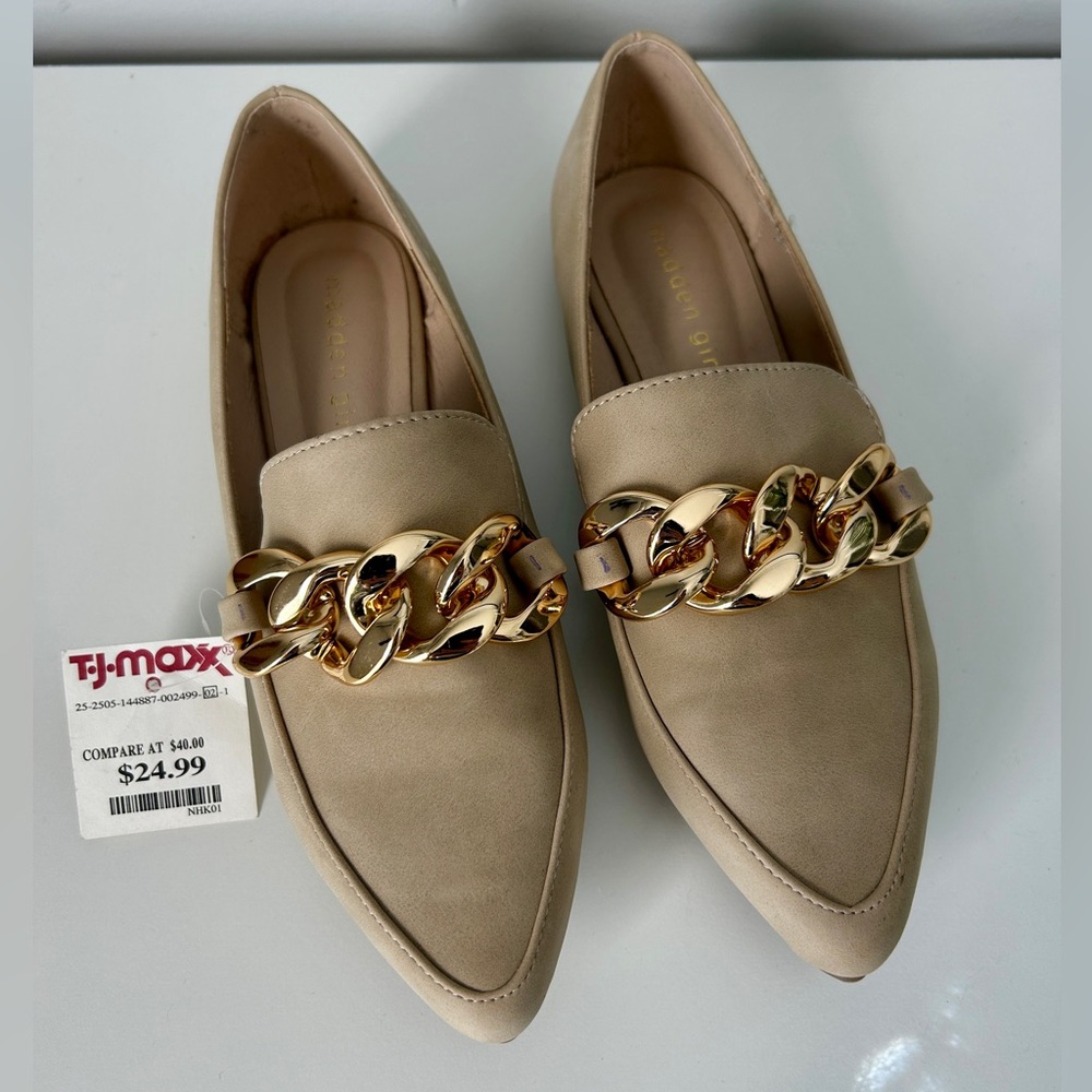 Tan Pointed Flats, Madden Girl Pointed Toe Loafers, Gold Chain Flats, Size 7